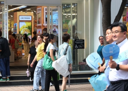 [포토] 에너지캠페인 행사 뒤 문 열고 영업하는 가게