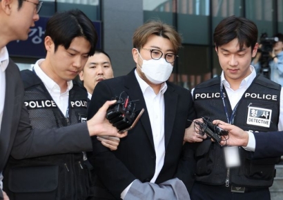 "우리 애 겁 많다" 김호중 첫 재판서 눈물 흘린 여인의 정체