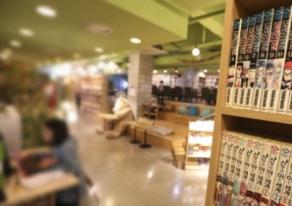 중년커플, 만화카페서 음란행위…신고하니 "더워서 옷 벗은것"