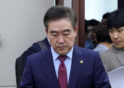 특검, '통일교 수사 무마' 윤희근 前경찰청장 PC도 압수수색