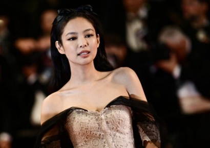 제니 '실내흡연 사과' 외신도 주목…"한국 엄격한 행동 규범 요구"