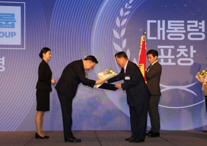 '출산장려금 1억' 부영, 대통령 표창 수상