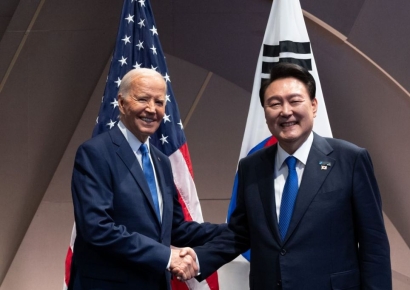 '핵작전'에 '인권' 카드까지…北 숨통 조이는 '양면 전략'