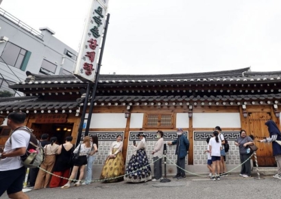 [포토] 다가오는 초복, 줄 선 삼계탕집