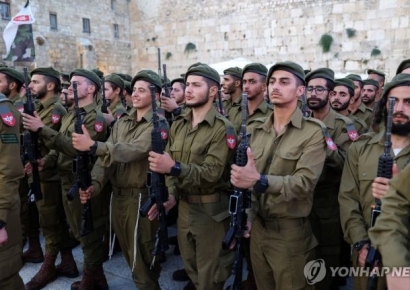 이스라엘 남성, 꼬박 3년 채워야 제대…여성 24개월 달라지나?