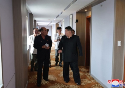 김정은, 삼지연 개발현장 간부 '직무태만' 질책…처벌 지시