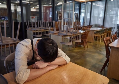 하루에 100마리씩 튀겨도 남는 게 없네…2만5000원 짜리 치킨값 대해부[치킨공화국의 몰락]①