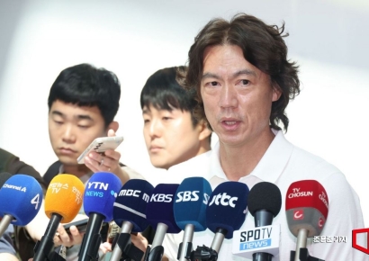 [포토] 감독 선임 논란에 입장 밝힌 홍명보 감독