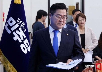 [포토] 박찬대 "영부인 국정농단 게이트 가능성 제기… 특검 명분 넘쳐"