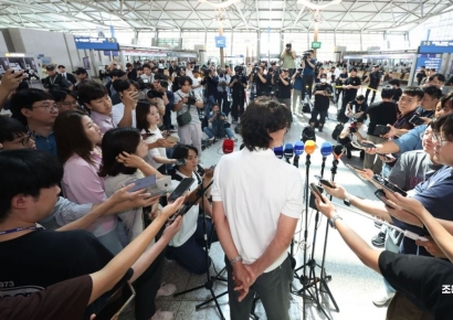 [포토] 홍명보 감독에 쏠린 관심