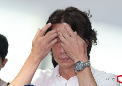 [포토] 머리 만지는 홍명보 감독