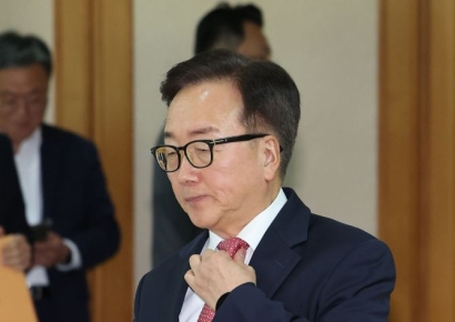 경총 "정년연장하면 청년 취업 악화…'퇴직 후 재고용'이 해법"