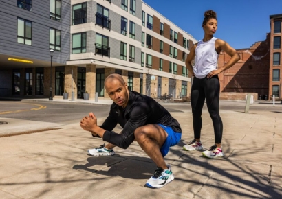 30만원짜리 신발 없어서 못 산다…1조 러닝화 시장 '쟁탈전'[골프장 떠난 MZ]