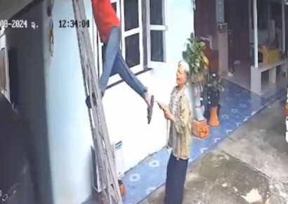 "유튜브서 봤어요"…감전 수리공 밧줄로 구한 80대 할머니