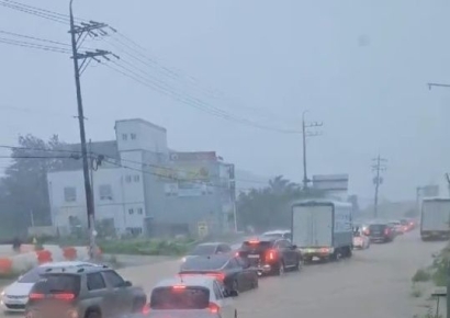 물폭탄에 침수 차량 2500대 육박…손해액 200억원 넘어