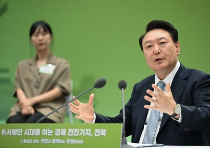 尹, 체코 수주에 "관계부처 원전 생태계 강화 만전…특사 파견 검토"