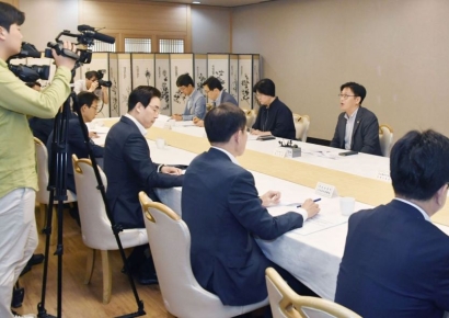 기재1차관 "초고령사회 시니어 레지던스 활성화…조만간 발표"