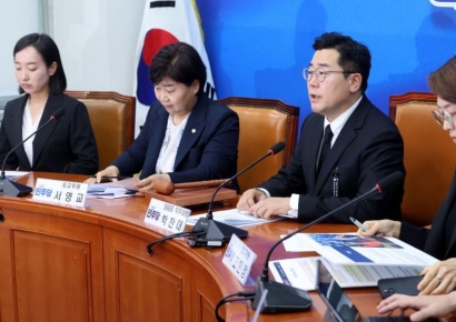 [포토] 박찬대 "채해병 사건, 윤 대통령 부부가 몸통…특검, 필연적 수단"