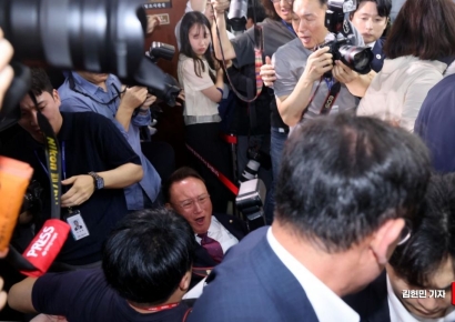 [포토] '대통령 탄핵 청원 청문회' 입장부터 아수라