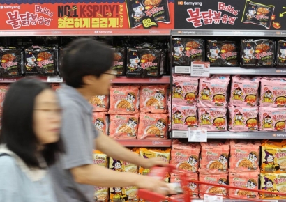'불닭' 웃고 '짜파게티' 울었다…K-라면 전성기 엇갈린 2분기