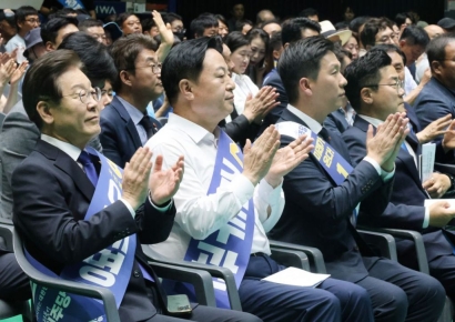 민주 당 대표 제주경선 이재명 82% 압승…최고위원 1위는 정봉주(상보)