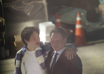 최태원 "아이들과 잘지내…만나고 밥 먹는 것 이상한 일 아냐" 