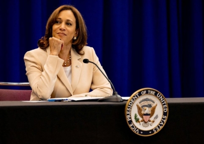 사상 첫 女대통령 나올까…'바이든 지지' 업은 해리스 누구