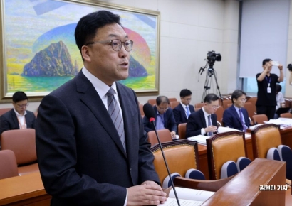 野 “尹 경제정책 실패” 지적에 김병환 “잘 버텼지만 개인 체감 어려워”