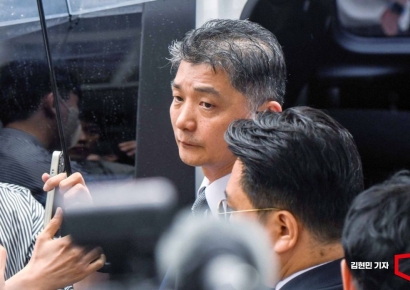복귀 1년 6개월만에 물러나는 김범수…시험대 오른 카카오