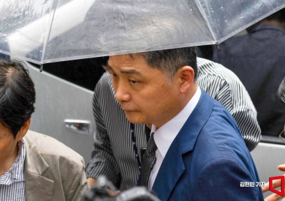 여환섭 등 판·검사 출신만 13명…김범수 변호인 '초호화 전관부대'