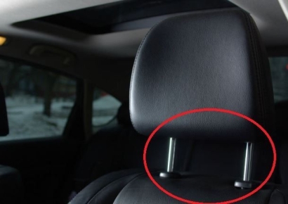 물에 빠진 차 문이 안열려?…'뒷목'부터 잡으세요