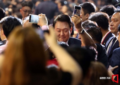 '명태균 보고서' 폭로한 신용한 "보고서로 尹 캠프 초비상 기억"