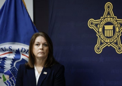 美 비밀경호국장, '피격 트럼프' 경호 실패에 결국 사임