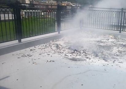 北 오물풍선, 옥상에  떨어지더니 '활활' 타올라…이상 물질 의혹