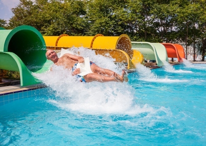 본격 물놀이 시즌… 척추 건강에는 적신호?