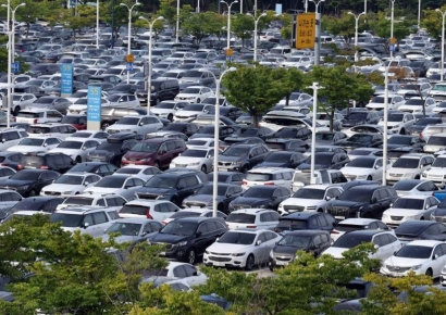 [포토] 휴가객 차량들로 가득찬 인천공항