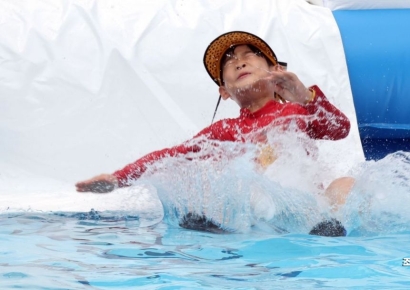 [포토] 신나는 워터슬라이드