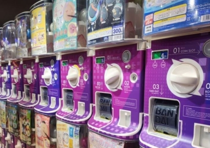 "순식간에 돈 '탕진'했다"…'어른이' 발걸음 이끄는 이곳[청춘보고서]