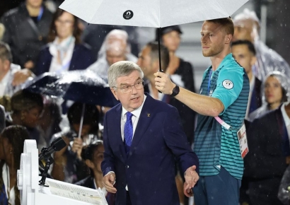 바흐 IOC 위원장 “윤 대통령에 개회식 사고 사과하겠다”[파리올림픽]