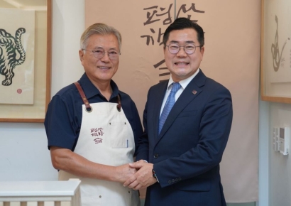 문재인 전 대통령 “정부·여당, 갈라치고 대결”