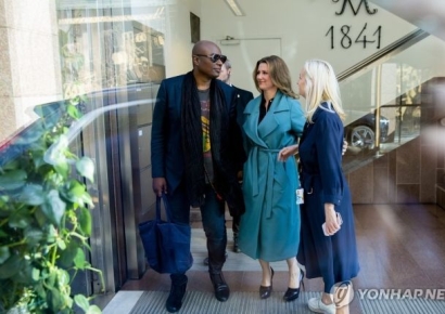 신비주의에 빠진 노르웨이 공주, 美 무속인과 결혼한다