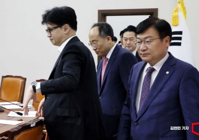[포토] 한동훈, 與 사무총장에 ‘PK 재선’ 서범수 낙점