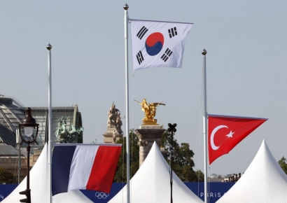 자기네 국기까지 잘못 쓰다니…무지에 무능까지 나오자 '실소' [파리올림픽]