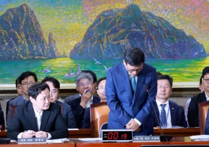 [포토] 고개 숙이는 구영배 큐텐그룹 대표