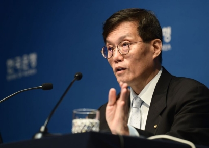 한은 기준금리 동결 예상…집값·가계부채·환율 '3대 변수'[AK라디오]