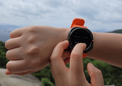 네모난 '갤 워치 울트라' 반응속도 빠르네…착용하고 도봉산 가보니[써보니]