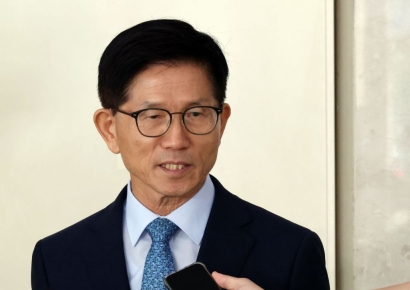 이용우 "김문수, '극우' 유튜브로 4년 간 5억 매출"