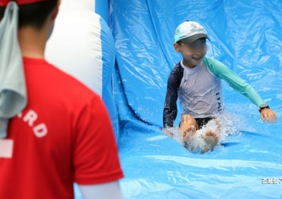 [포토] 짜릿한 슬라이드