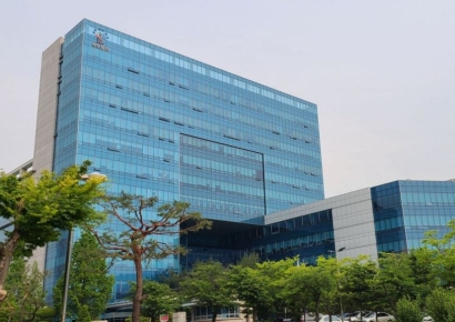 이혼하자는 남편 잠들자 빙초산 뿌린 30대 아내 징역 5년