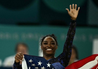"난 흑인 일자리 사랑해"…美 체조여제 바일스, 트럼프 저격한 이유